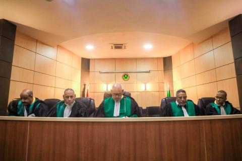 الأعضاء الجددفي سلطة الإشهار يؤدون اليمين القانونية أمام المحكمة العليا